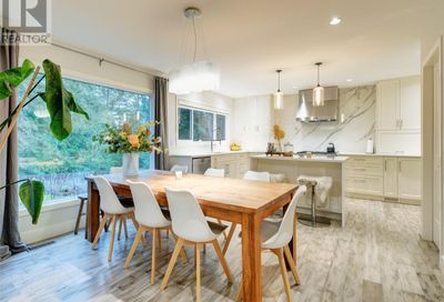 728 Miller Ave Saanich BC V8Z3C8