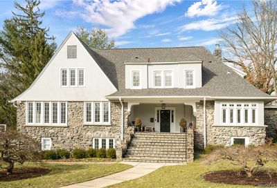 129 Hickory Grove Drive E Larchmont NY 10538