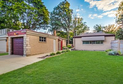 6878 N Lehigh Avenue Chicago IL 60646
