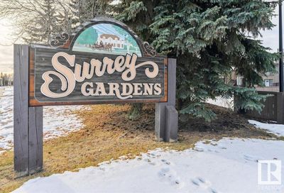 148 SURREY Gardens NW Edmonton AB T5T1Z3
