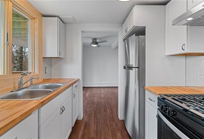 83 Pleasant Street Warwick RI 02886