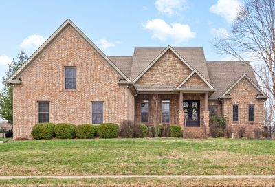 2480 Settlers Trce Clarksville TN 37043