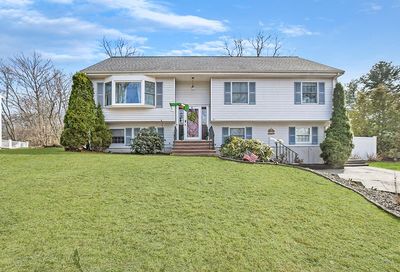 41 Castle Rock Rd Saugus MA 01906