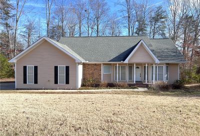 8468 Hunting Court Stokesdale NC 27357