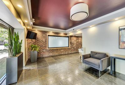 3900 N Pine Grove Avenue Chicago IL 60613