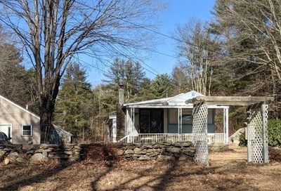 18 Schoolhouse Cross Rd. Brookfield MA 01506
