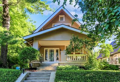 670 W Pine Street Zionsville IN 46077