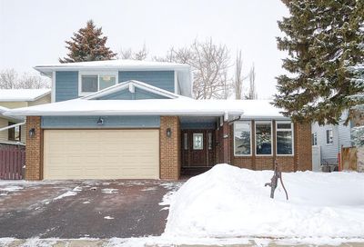 127 Silver Springs Rise NW Calgary AB T3B4A1