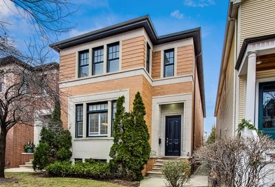 1910 W Cornelia Avenue Chicago IL 60657