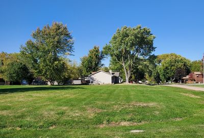 61 Tammy Lane Lake Holiday IL 60552