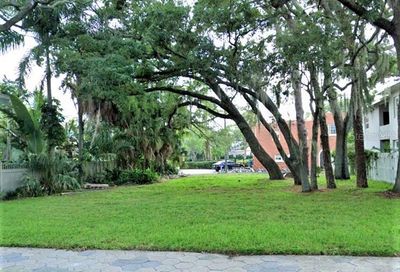 825 16th Avenue NE St Petersburg FL 33704