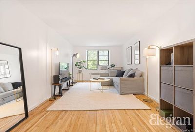 305 W 18th St New York NY 10011