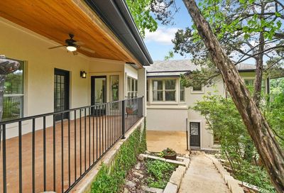 6402 Dry Cliff Cove Austin TX 78731
