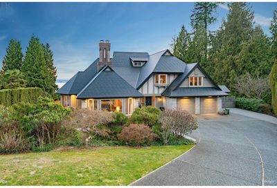2478 WESTHILL COURT West Vancouver BC V7S3A5