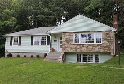 6 Hickory Ln Auburn MA 01501