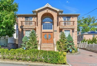 222-07 41 Avenue Bayside NY 11361