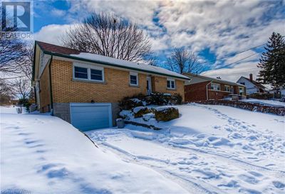 193 ALLEN Street E Waterloo ON N2J1J9