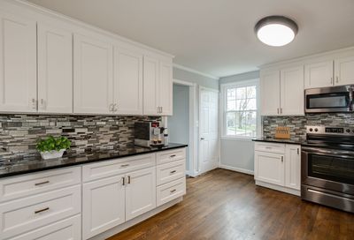719 Harding Pl Nashville TN 37211