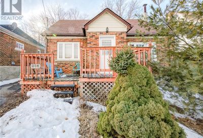 620 STIRLING Avenue S Kitchener ON N2M3K1