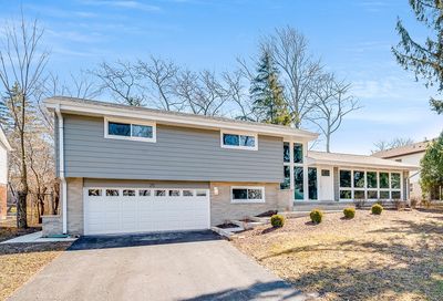 25 Turnbull Woods Court Highland Park IL 60035