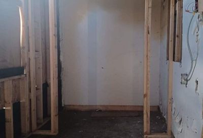 8523 S Escanaba Avenue Chicago IL 60617