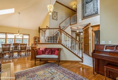 1134 Royal Court Wheaton IL 60187