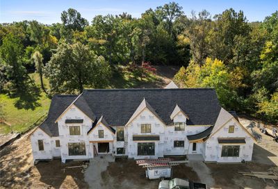 8 Warridge Drive St Louis MO 63124