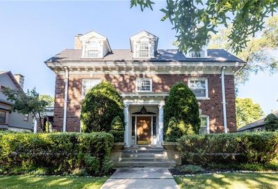 42 Janssen Place Kansas City MO 64109