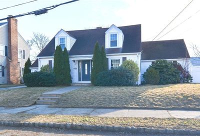 27 Rockland Avenue Cranston RI 02910