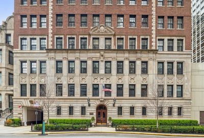 70 E Cedar Street Chicago IL 60611