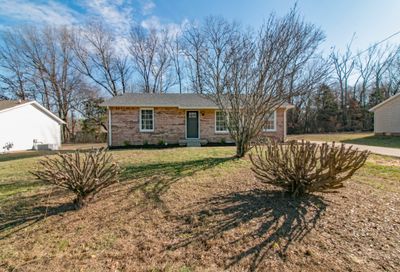 535 Donna Dr Clarksville TN 37042