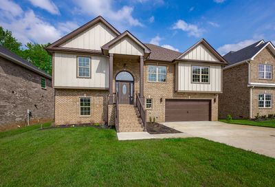 83 The Oaks Clarksville TN 37043