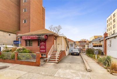 30 W End Avenue Manhattan Beach NY 11235