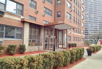 2909 N Sheridan Road Chicago IL 60657