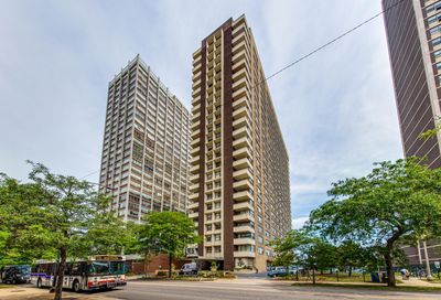 6157 N Sheridan Road Chicago IL 60660