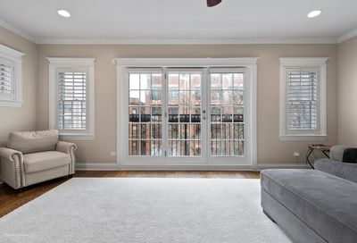 4844 N Damen Avenue Chicago IL 60625