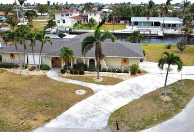 5633 De Soto Court Cape Coral FL 33904
