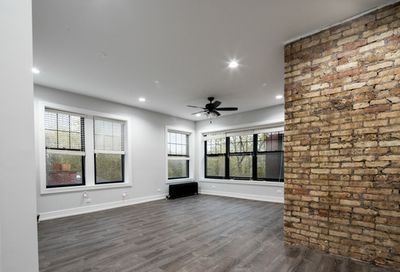 1058 W Glenlake Avenue Chicago IL 60660