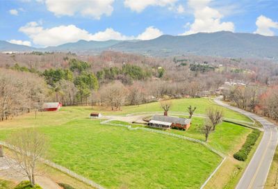 1084 Chambers Mountain Road Clyde NC 28721