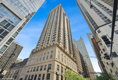 10 E Delaware Place Chicago IL 60611