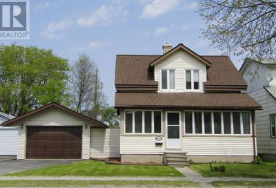 416 Second Street East Fort Frances ON P9A1N1