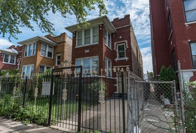 4735 N Drake Avenue Chicago IL 60625