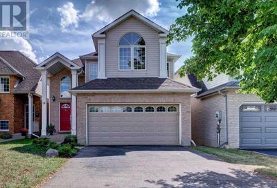 19 PERIWINKLE WAY Guelph ON N1L1H8