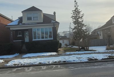 5631 W Eastwood Avenue Chicago IL 60630
