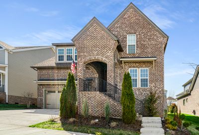 3303 Vinemont Dr Thompsons Station TN 37179