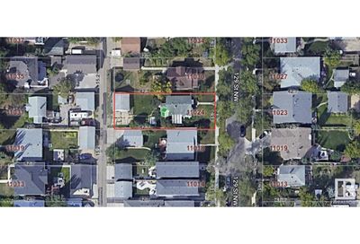 11028 129 ST NW Edmonton AB T5M0Y3
