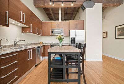 1050 W Hubbard Street Chicago IL 60642