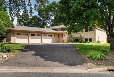 7511 Autumn Chace Drive Bloomington MN 55438