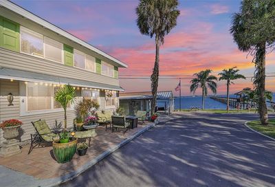12 Plaza Street E Bradenton FL 34208