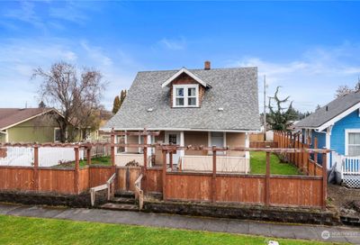 6207 S Warner Street Tacoma WA 98409